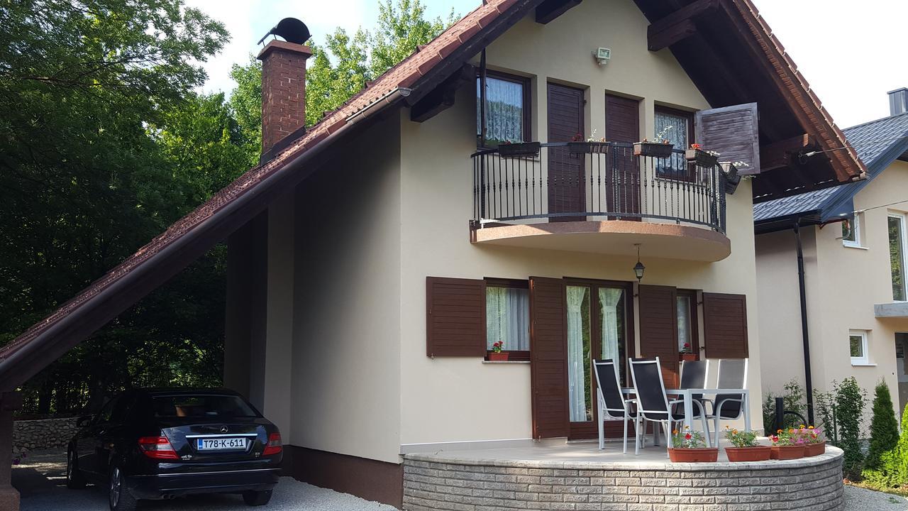 Holiday Home Adna Bihać Exteriör bild